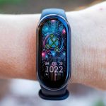 ¡No vas a creer el precio de la smart band con pantalla OLED que supera a Henry Cavill!