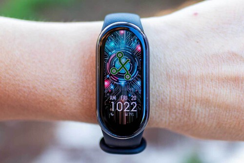 ¡No vas a creer el precio de la smart band con pantalla OLED que supera a Henry Cavill!