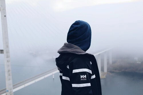 ¡Liquidación total! El Corte Inglés revienta precios en chaquetas Helly Hansen en su outlet