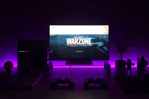 ¡Esta tele Philips con Ambilight es lo único que necesitas para exprimir tu PS5 o Series X al máximo!