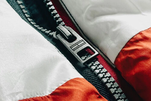 ¡Locura total en El Corte Inglés! Abrigos Tommy Hilfiger con hasta un 60% de descuento sólo por tiempo limitado