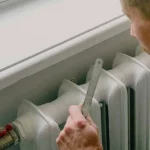 ¡El invento revolucionario que todos usan para pagar menos calefacción y aislar tu casa YA!