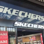 ¡Vuelven las Skechers más cómodas y a mitad de precio… y todos quieren copiarlas!