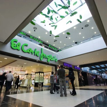 ¡Increíble! El Corte Inglés arrasa con las zapatillas Nike a mitad de precio en su liquidación flash hoy mismo