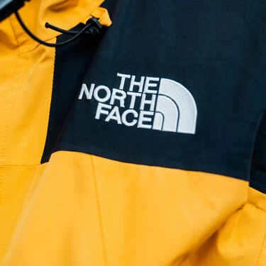 ¡No vas a creer el 60% de descuento en los abrigos The North Face en El Corte Inglés!