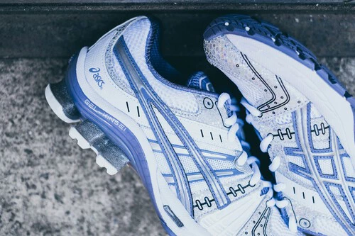 ¡Locura total en El Corte Inglés! Zapatillas Asics con hasta un 70% de descuento SOLO por tiempo limitado 🔥👟