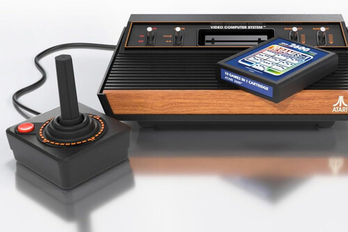 ¡Esta Atari 2600+ te dejará boquiabierto con 10 juegos y un mando modernizado!