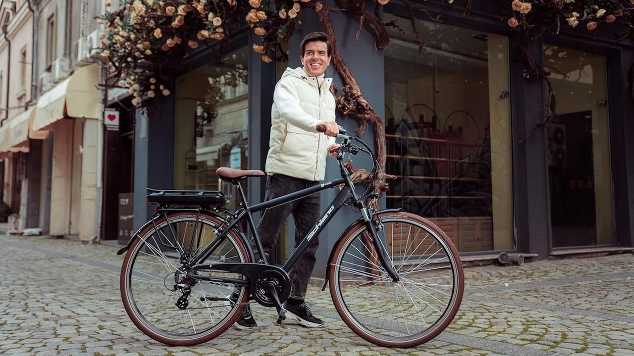 ¡Amazon hunde a Decathlon con esta bici eléctrica de 90 km que puedes conseguir más barata y con subvención!
