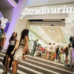 ¡El pantalón ancho de Stradivarius que arrasa por menos de 25€ y transforma tu look al instante!