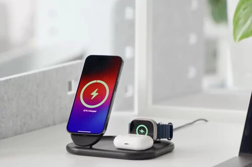 ¡Pensé que mi iPhone fue un error hasta que vi este cargador inalámbrico plegable 3 en 1 que cambió todo!