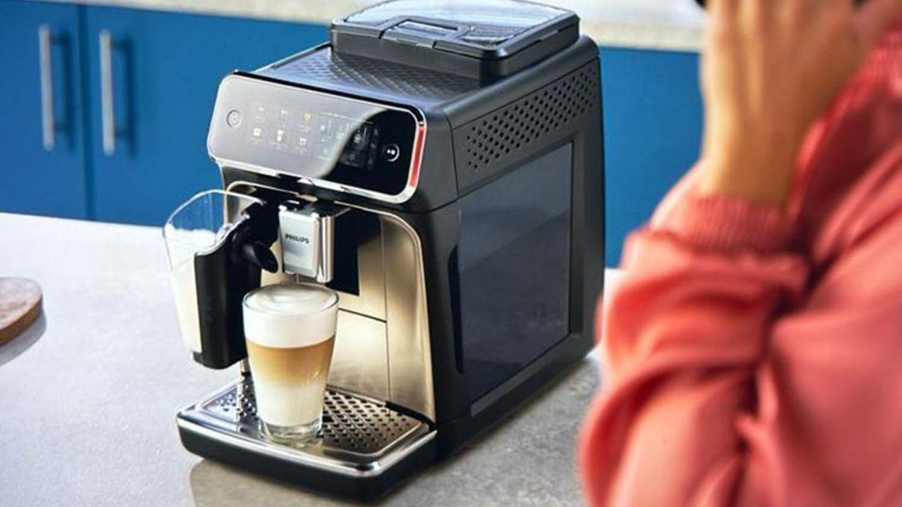 ¡La cafetera superautomática que todos aman vuelve a Amazon con el precio MÁS BAJO y extras increíbles!