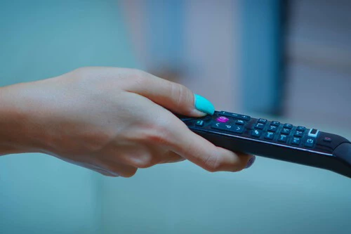 ¡Increíble! Por menos de 15 euros este receptor compacto salva tu tele del apagón de la TDT