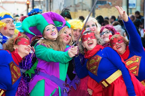 ¡No creerás estos disfraces baratos y únicos que aún puedes conseguir para Carnaval a última hora!