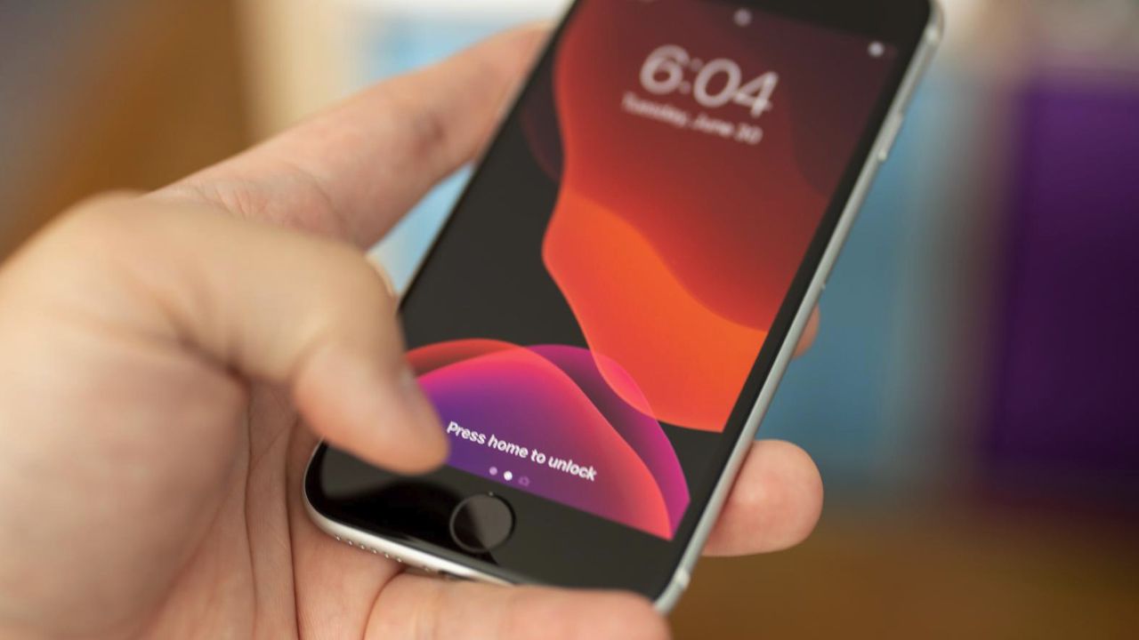 ¡Increíble! iPhone SE 2 con iOS 18 a SOLO 114€ este finde en Amazon, ¡no te lo pierdas!