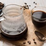 ¡Se acabaron las cafeteras para siempre! Descubre el truco para hacer café de filtro directo en tu taza