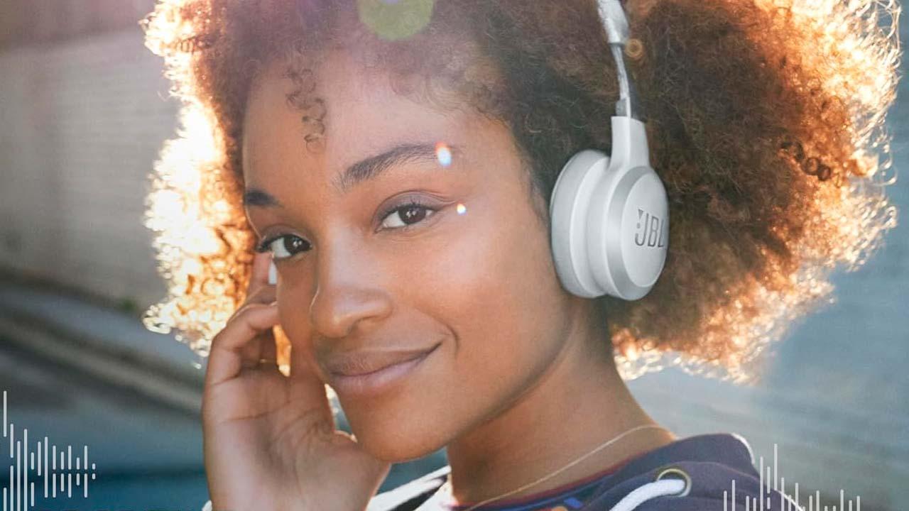 ¡No creerás estos auriculares con cancelación de ruido y 50 horas de batería por menos de 70 €!