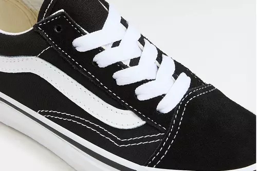 ¡Zapatillas de marca tiradas de precio! Vans, Puma y Columbia casi a mitad ¡y vuelan las tallas!