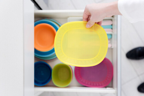 ¡Este truco para organizar tuppers hizo que me convirtiera en la hija favorita de mi madre!