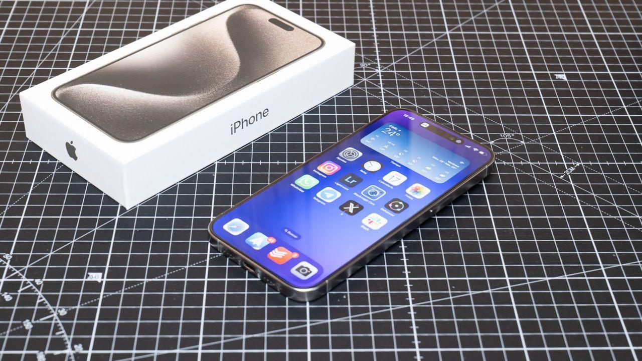 ¡Increíble! Amazon tira el precio del iPhone 15 y te lo llevas con regalos por 180€ menos