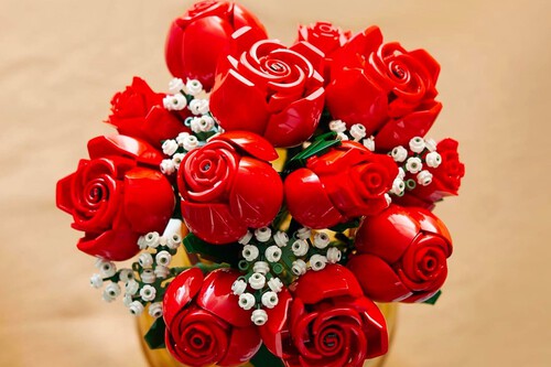 ¡Olvídate de los típicos regalos! Este San Valentín, sorprende con lo que NADIE espera: ¡rosas de LEGO!
