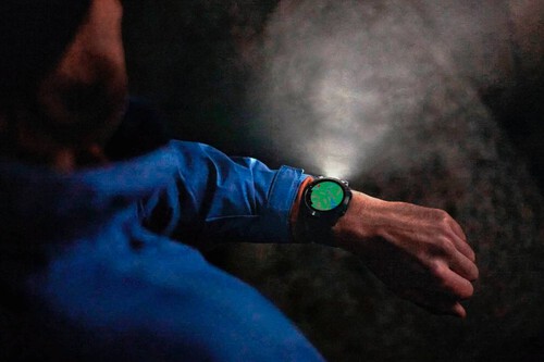¡Locura total! PcComponentes revienta el precio de este Garmin con carga solar que arrasa en ventas