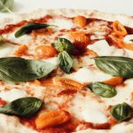 ¡Hoy es el Día de la Pizza y estos cacharros revolucionarán tu forma de hacerla en casa!