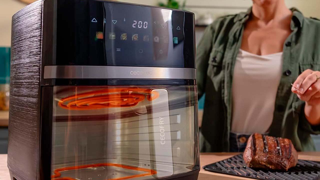 ¡Cosori tiembla! La freidora de aire de 8L y 2200W de Cecotec arrasa por menos de 80 €