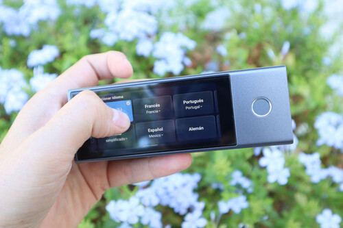 ¡Este dispositivo romperá la barrera del idioma y cambiará para siempre tus viajes al extranjero!