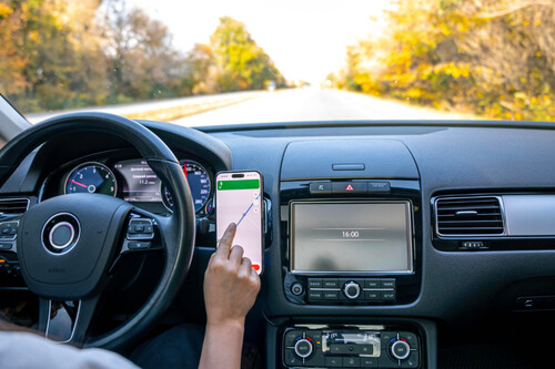 ¡Di adiós a los cables en tu coche con este adaptador inalámbrico que todos quieren!