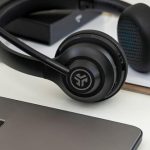 ¡Estos auriculares JLab te harán trabajar sin parar toda la semana sin quedarte sin batería!