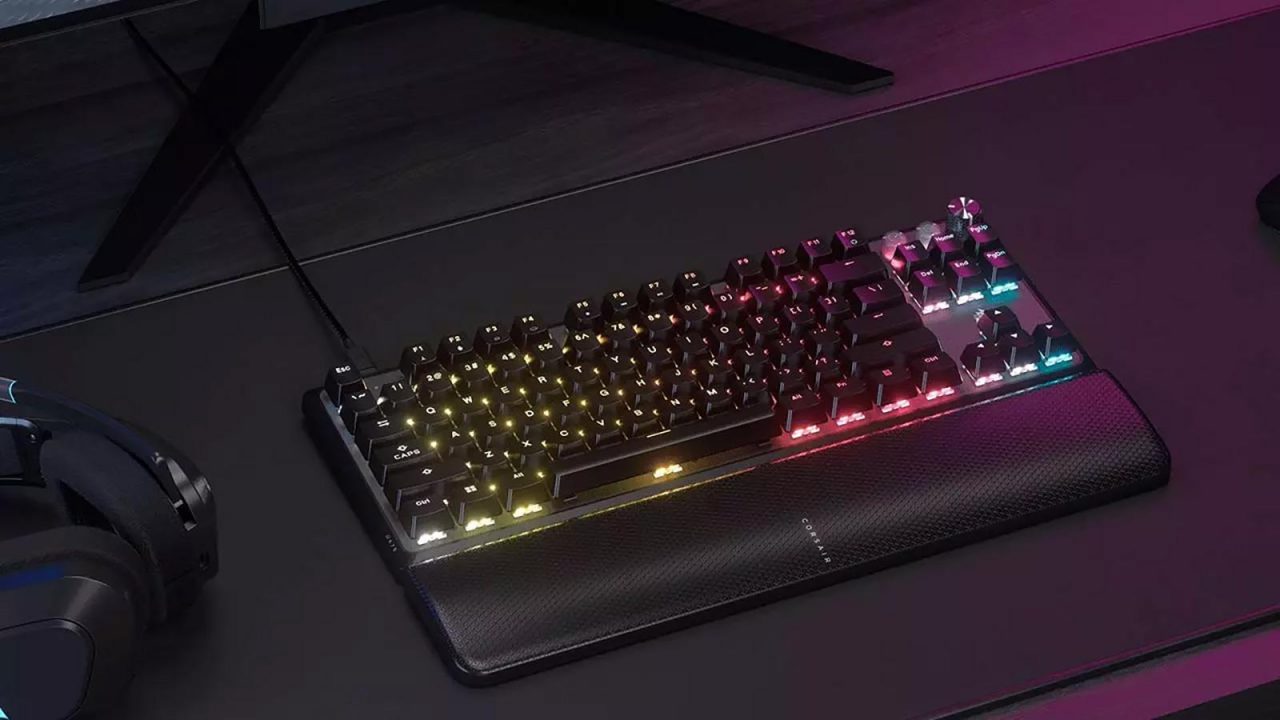 ¡No vas a creer cuánto cuesta hoy el teclado Corsair con interruptores ajustables!