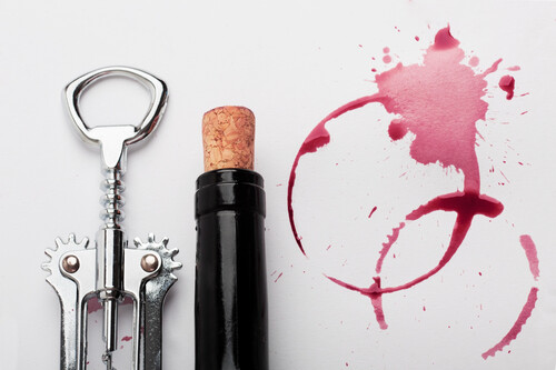 Este truco saca corchos rotos de botellas de vino en segundos y te va a volar la cabeza