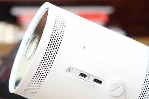 ¡No vas a creer lo barato y fácil que es tener tu propio cine en casa con este proyector Samsung en oferta!