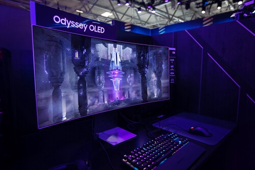 ¡El monitor gaming OLED ultrapanorámico que está más barato que nunca y TODOS quieren tener!