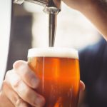 ¡Descubre el secreto para tomar cerveza de barril fría en casa con este tirador rebajado!