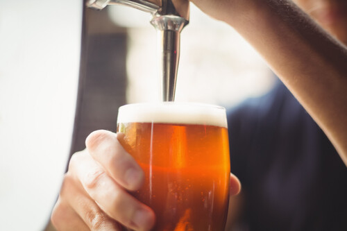 ¡Descubre el secreto para tomar cerveza de barril fría en casa con este tirador rebajado!