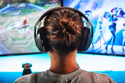 ¡No vas a creer lo que pasa cuando estos cascos inalámbricos de Logitech bajan a mitad de precio!