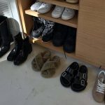 ¡Descubre el tendedero eléctrico para zapatos que hará que nadie vuelva a pisar tu recibidor!