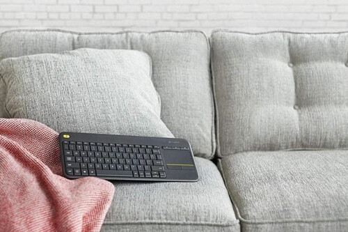 ¡Descubre el accesorio secreto que combina teclado y ratón para controlar tu tele como nunca!