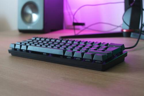 Recuerda lo que es jugar con libertad: este teclado Razer compacto te devuelve espacio, emoción y nostalgia gamer