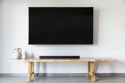 Revive la magia del cine en casa: la barra de sonido compacta que transformará tus noches con un sonido envolvente y un precio irresistible