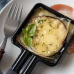 ¡Revive la Magia de las Cenas en Familia con Nuestra Raclette Grill! 🧀✨
