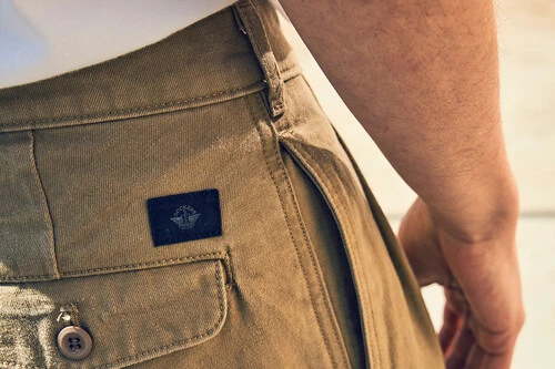 ¡El pantalón chino más icónico de Dockers está casi a mitad de precio y en todos los colores!