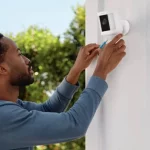 ¡No creerás cómo esta cámara Ring con focos LED y sirena protege tu casa cuando no estás!