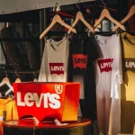 ¡Olvídate de los 501! Este polo comodísimo de Levi’s arrasa por menos de 20€