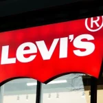 ¡Levi’s VUELA esta chaqueta vaquera con borreguito a precio de locura y no son los 501!