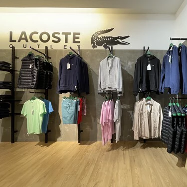 ¡Lacoste casi regalado! El Corte Inglés liquida su outlet con descuentos de hasta el 60%