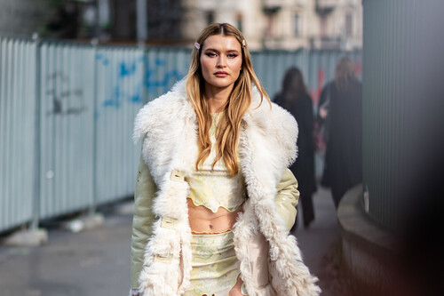 ¡No vas a creer el bolso blanco que Misako lanzó con estilo Diesel y precio irresistible!