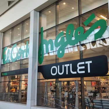 ¡Oferta loca! Mizuno a mitad de precio solo en El Corte Inglés: ¡Zapatillas y camisetas volando!