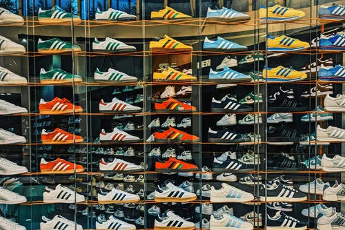 ¡No vas a creer lo cómodas y baratas que son estas nuevas zapatillas de Adidas para correr esta primavera!